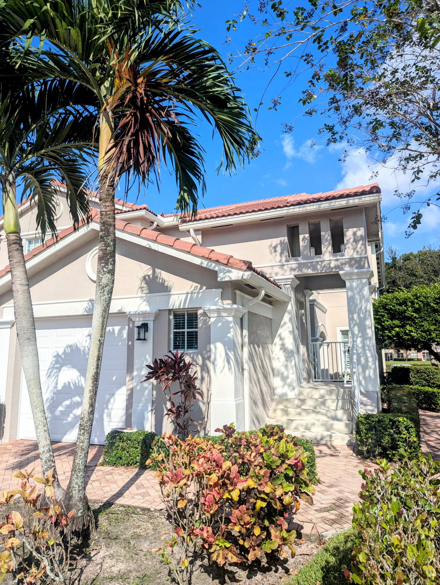 2152 Wingate Bend Wellington, FL 33414 - Photo 10 of 42 PXL_20241029_191631667~2