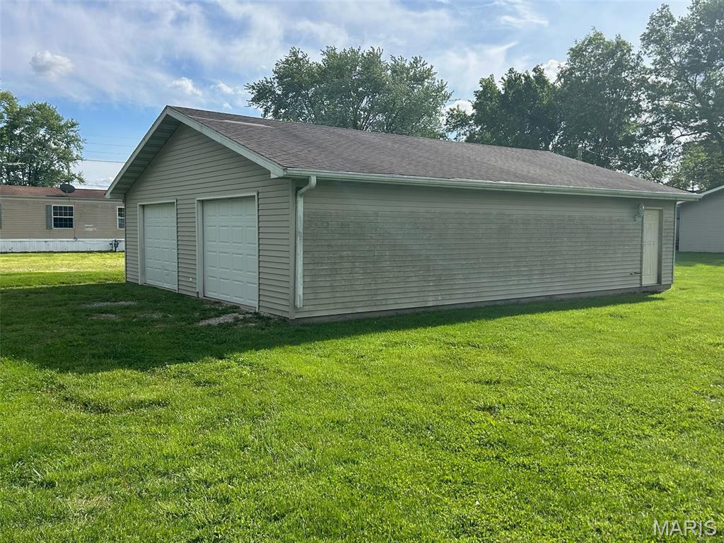 519 South Madison Street Ramsey, IL 62080 - Photo 5 of 23