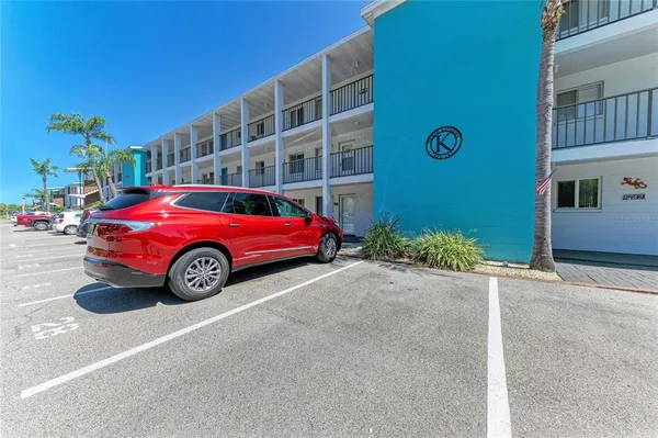 a car parked in front of a building