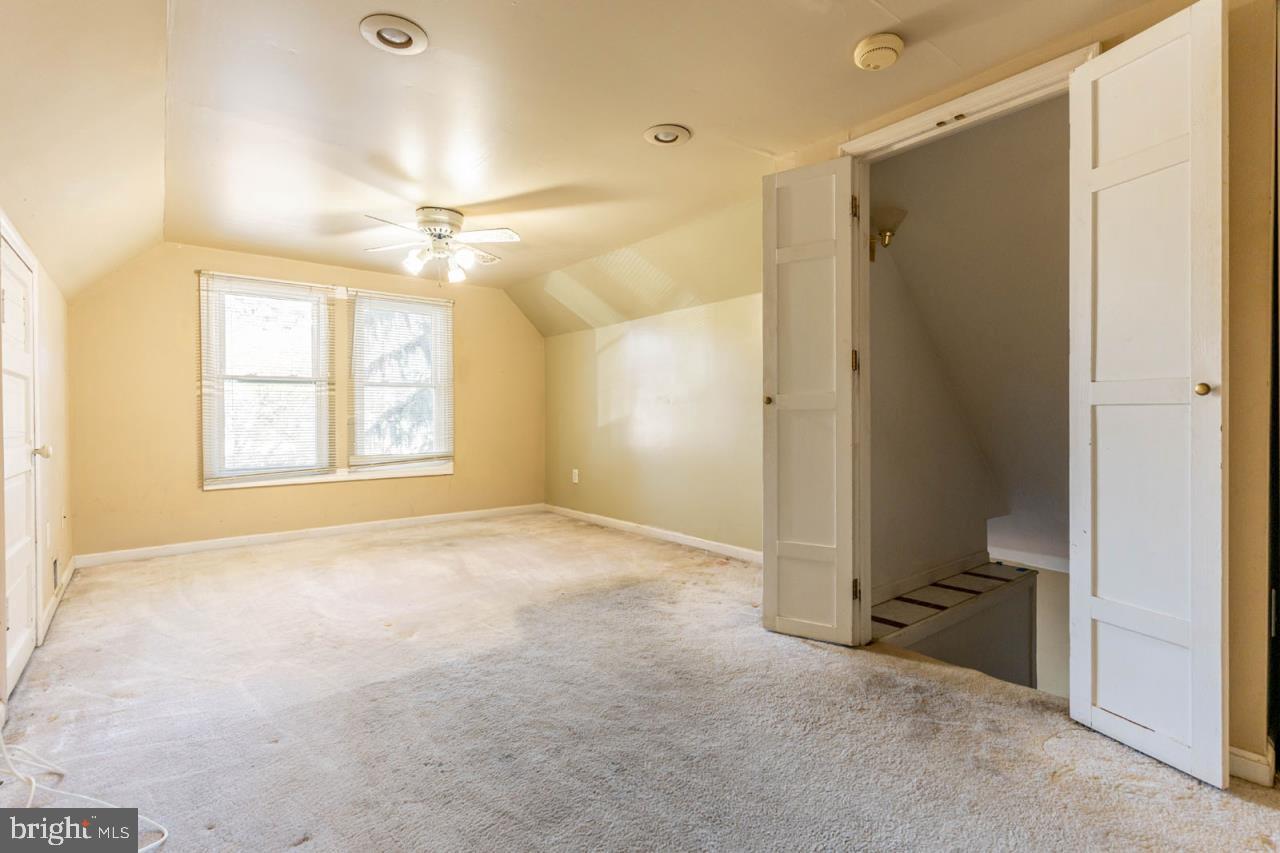 415 South Adams Street Arlington, VA 22204 - Photo 25 of 36 a view of an empty room with a window