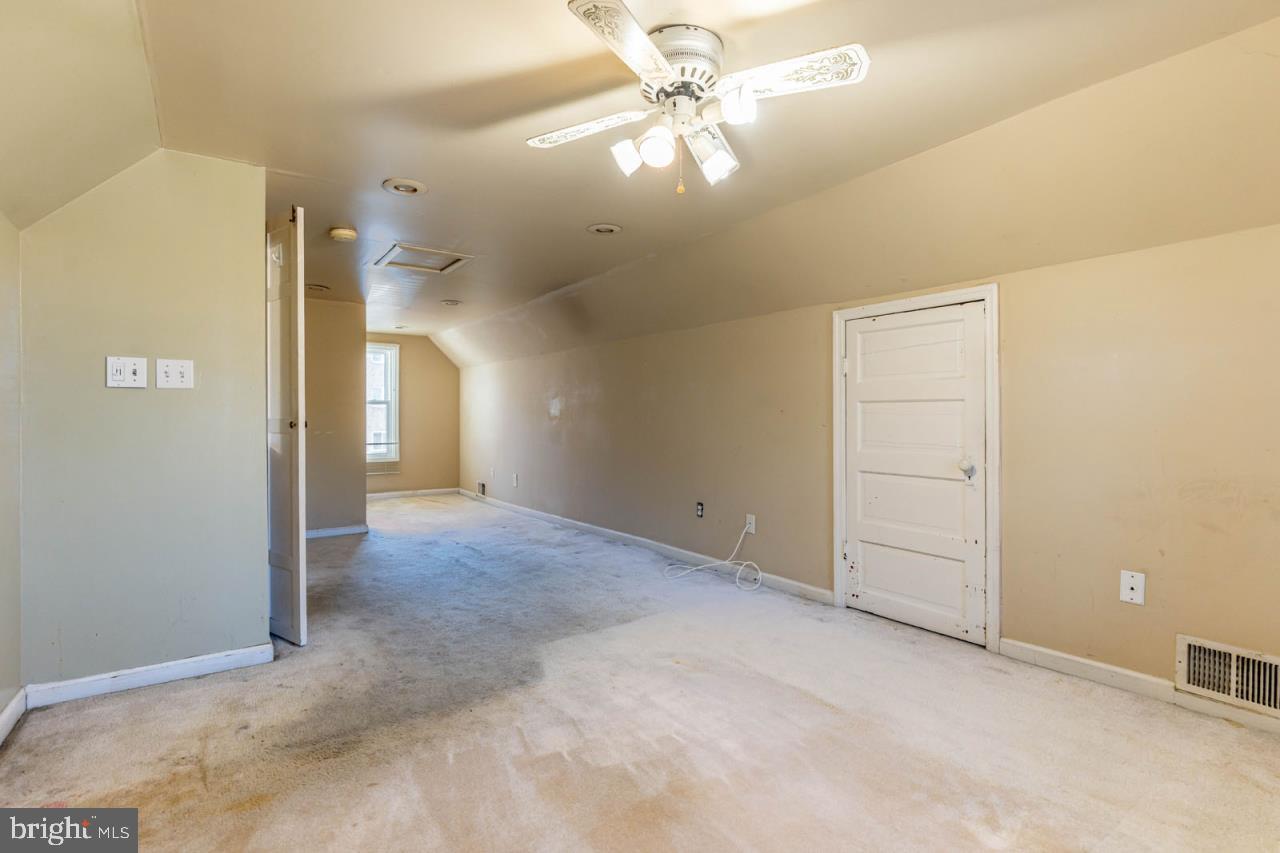 415 South Adams Street Arlington, VA 22204 - Photo 26 of 36 wooden floor in an empty room