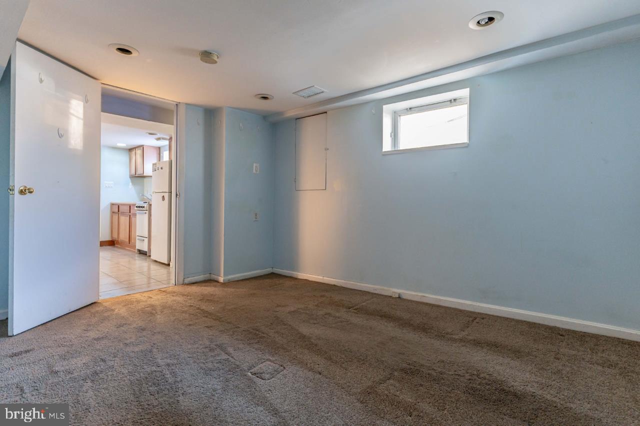 415 South Adams Street Arlington, VA 22204 - Photo 32 of 36 a view of an empty room