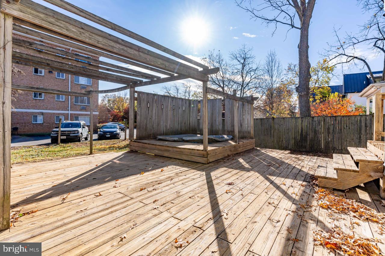 415 South Adams Street Arlington, VA 22204 - Photo 5 of 36 a view of a backyard with sitting area