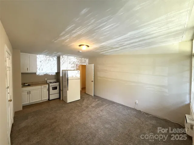 $995 | 2126 East 7th Street, Unit 107, Charlotte, NC 28204