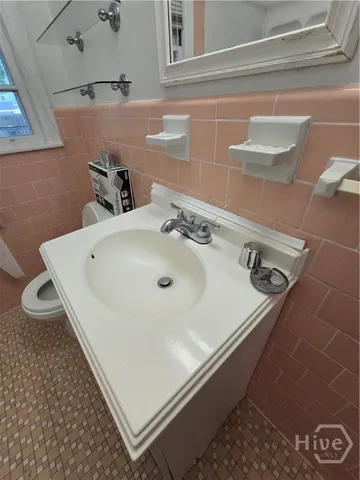 $2,500 | 329 East 63rd Street, Savannah, GA 31405