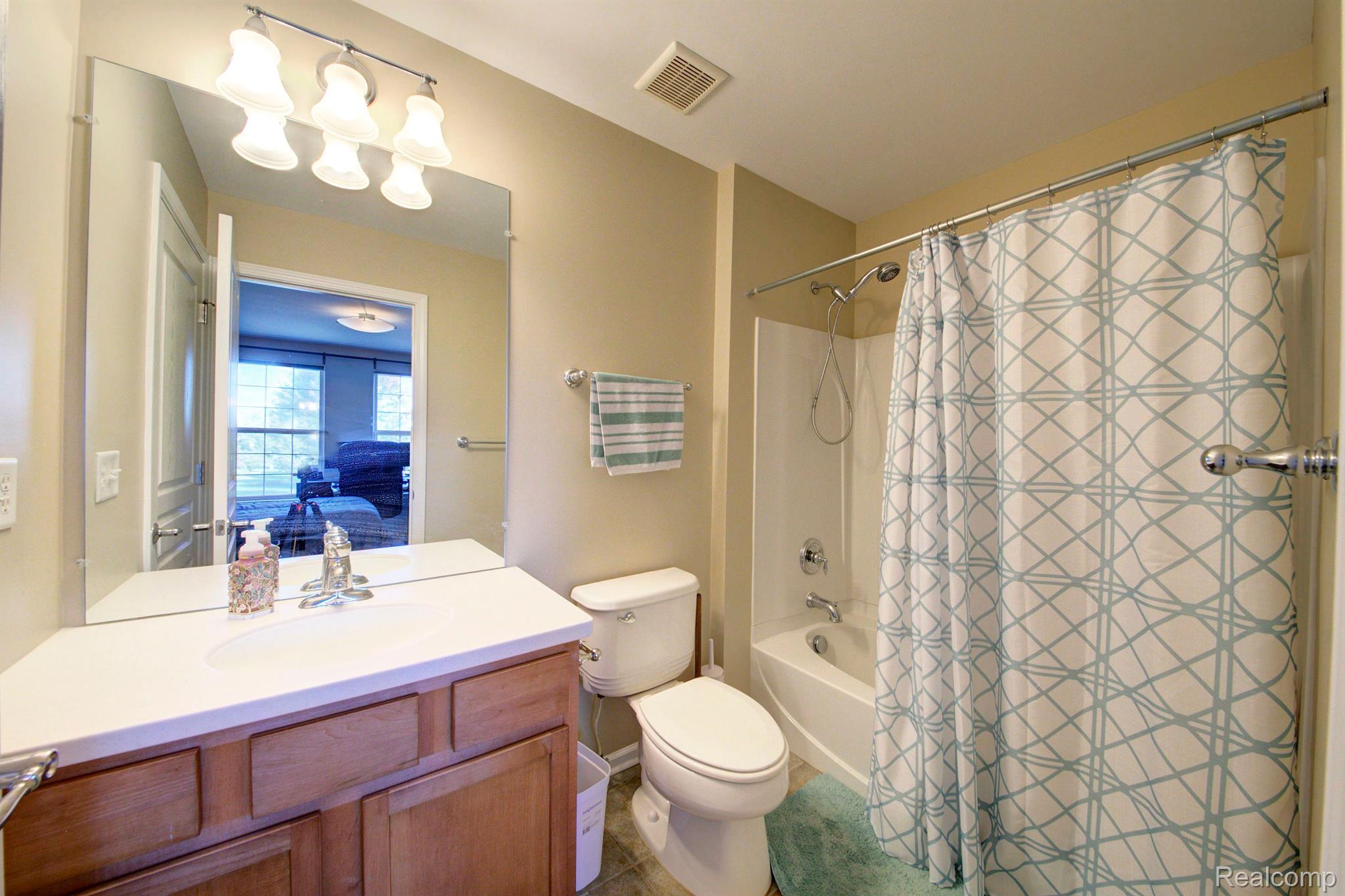 1947 Vanderbilt Road Canton, MI 48188 - Photo 33 of 46 Gallery Image 33