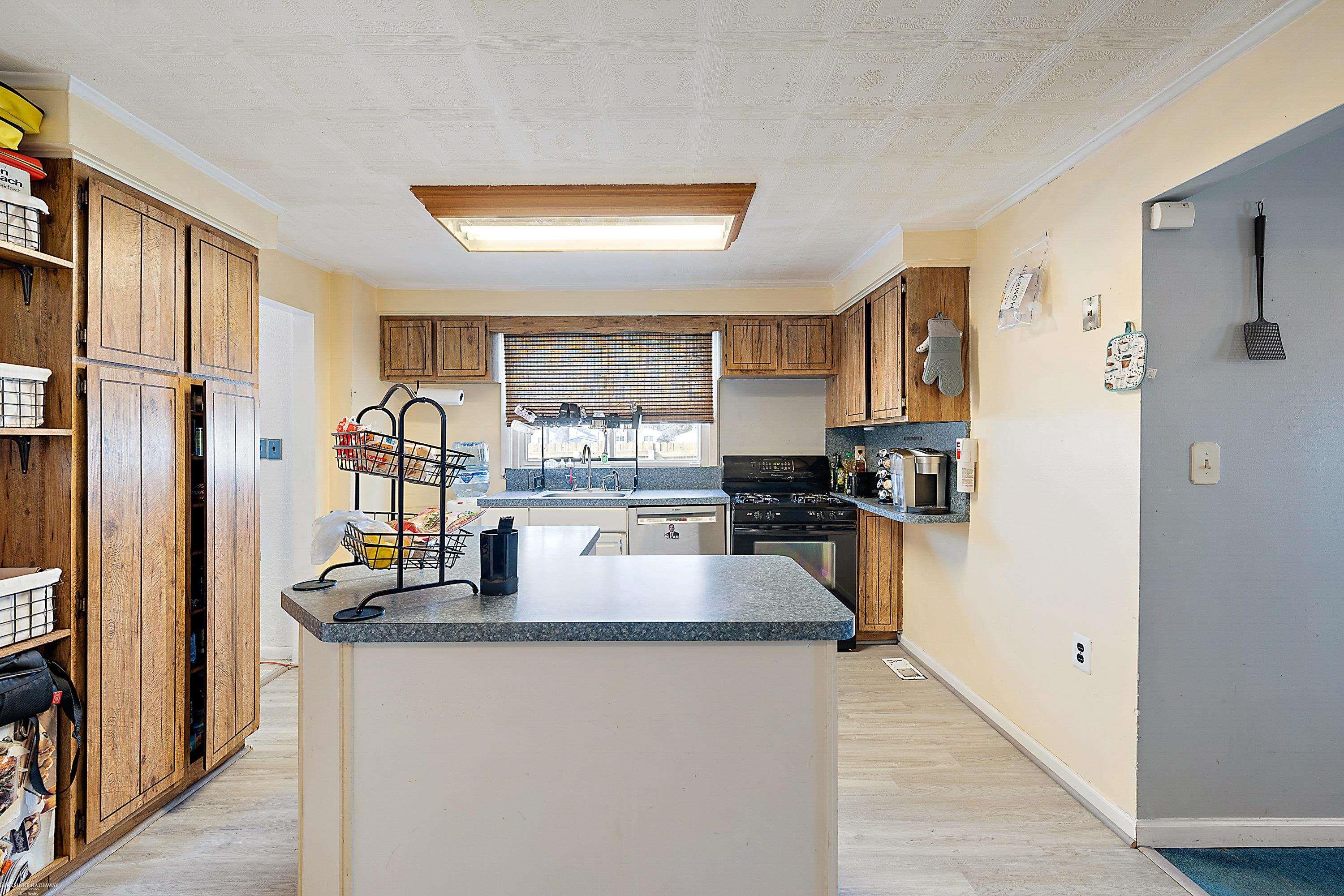 19230 Martin Road Roseville, MI 48066 - Photo 17 of 31 Gallery Image 17
