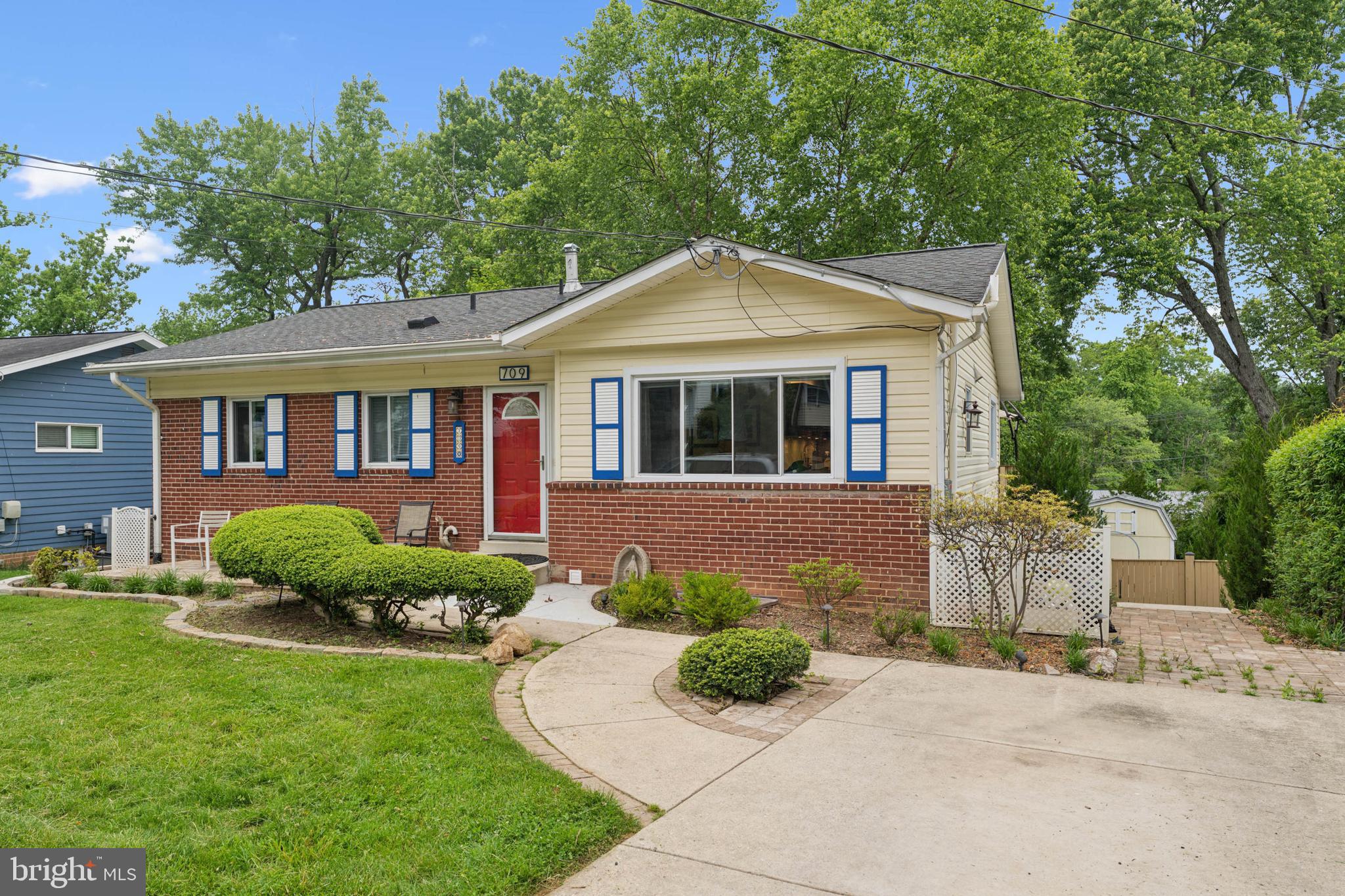 709 Harrington Road Rockville, MD 20852 - Photo 2 of 46 Gallery Image 2