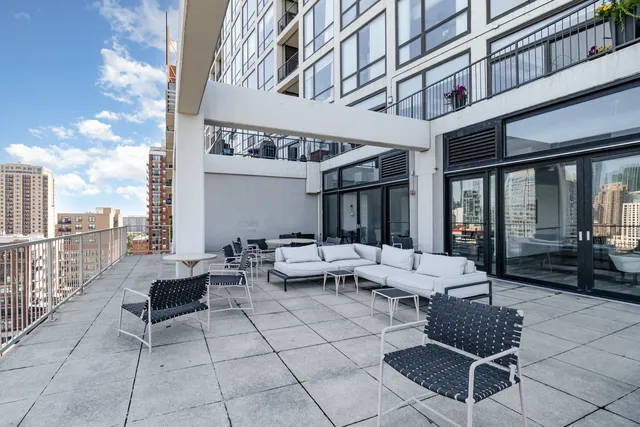 $299,000 | 1530 South State Street, Unit 614, Chicago, IL 60605