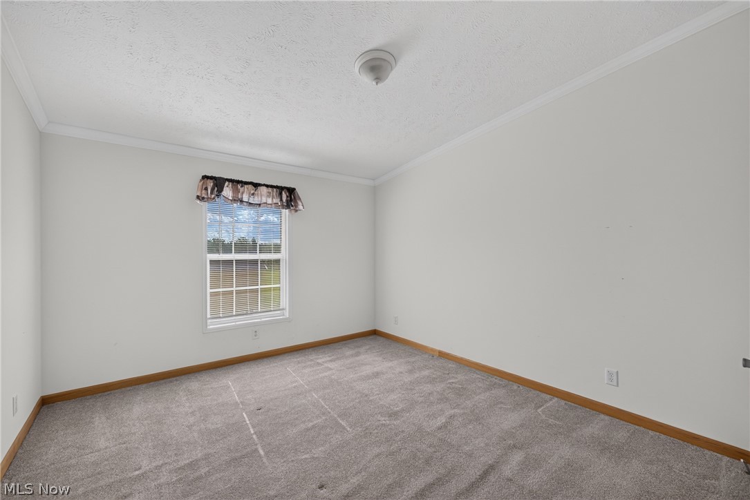 668 Woodlawn Road Chardon, OH 44024 - Photo 25 of 29