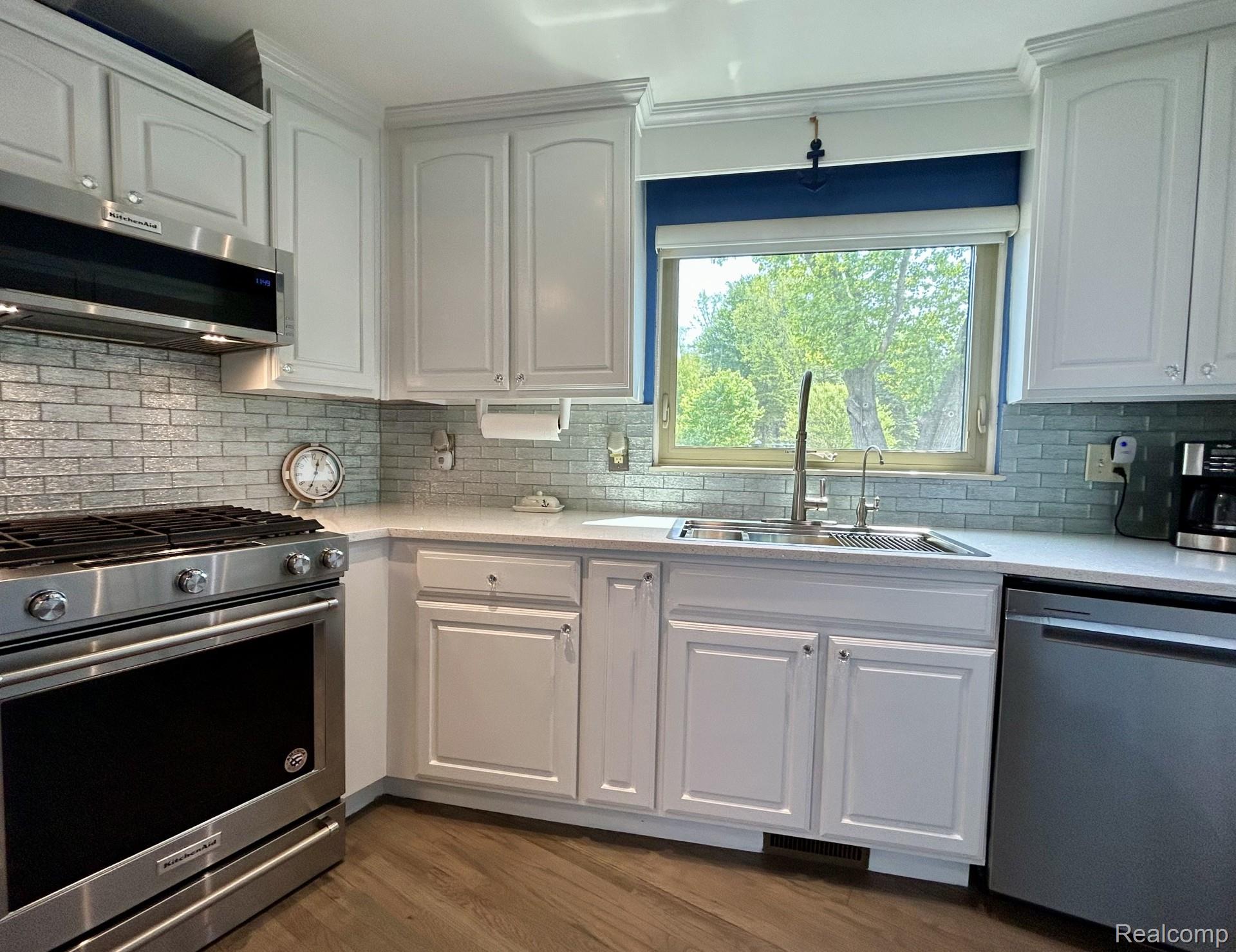 9831 Kress Road Pinckney, MI 48169 - Photo 10 of 35 Tuscany Sink.jpg
