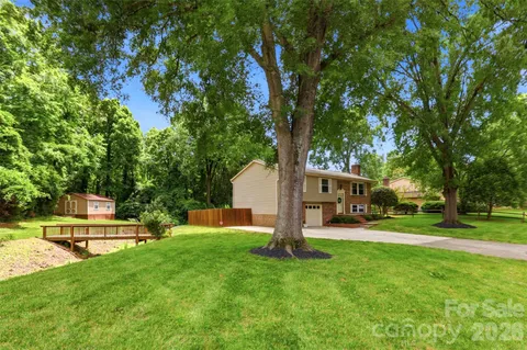$600,000 | 716 Regency Drive, Charlotte, NC 28211