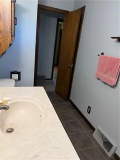 $215,000 | 2527 Queen Ridge Drive, Independence, MO 64055