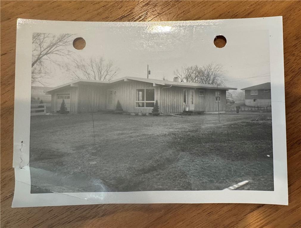 2527 Queen Ridge Drive Independence, MO 64055 - Photo 3 of 3