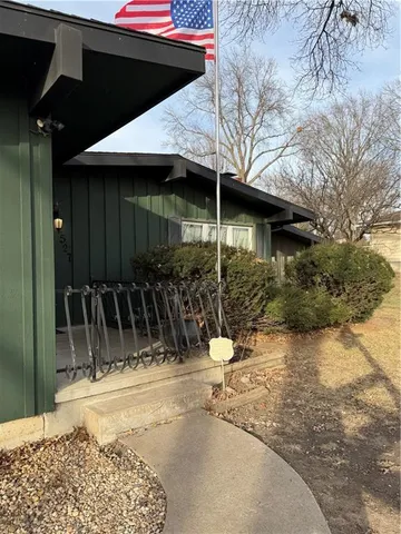 $215,000 | 2527 Queen Ridge Drive, Independence, MO 64055