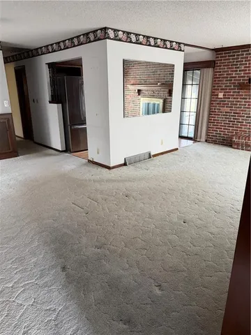 $215,000 | 2527 Queen Ridge Drive, Independence, MO 64055