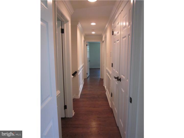 241 Country Gate Road Wayne, PA 19087 - Photo 17 of 25 Hallway