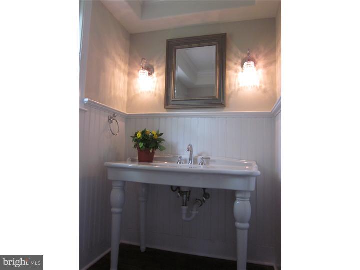241 Country Gate Road Wayne, PA 19087 - Photo 7 of 25 Bathroom