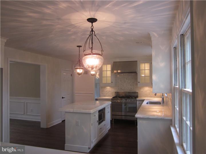 241 Country Gate Road Wayne, PA 19087 - Photo 10 of 25 Kitchen