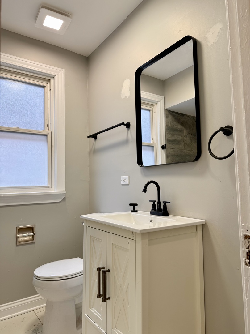 7945 South Perry Avenue Chicago, IL 60620 - Photo 13 of 30