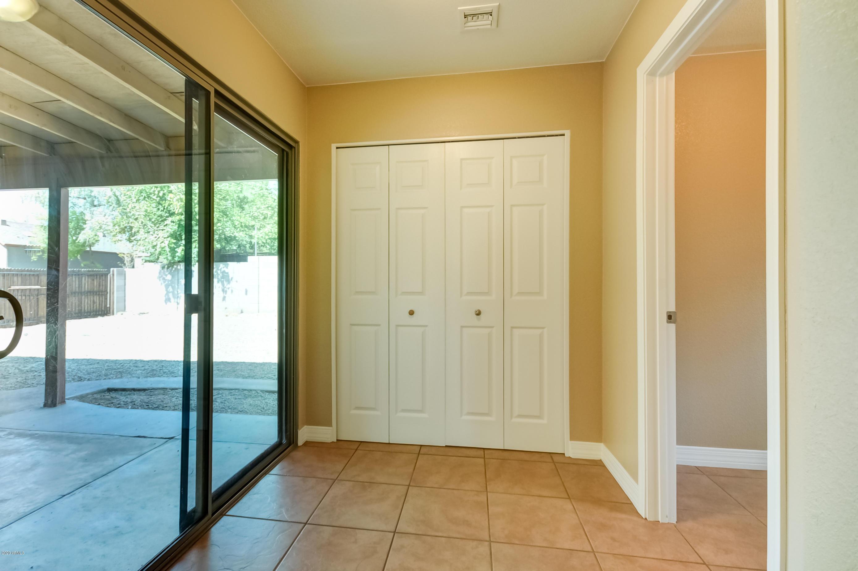2326 West Vineyard Road Tempe, AZ 85282 - Photo 8 of 32 2326 W Vineyard Rd-9