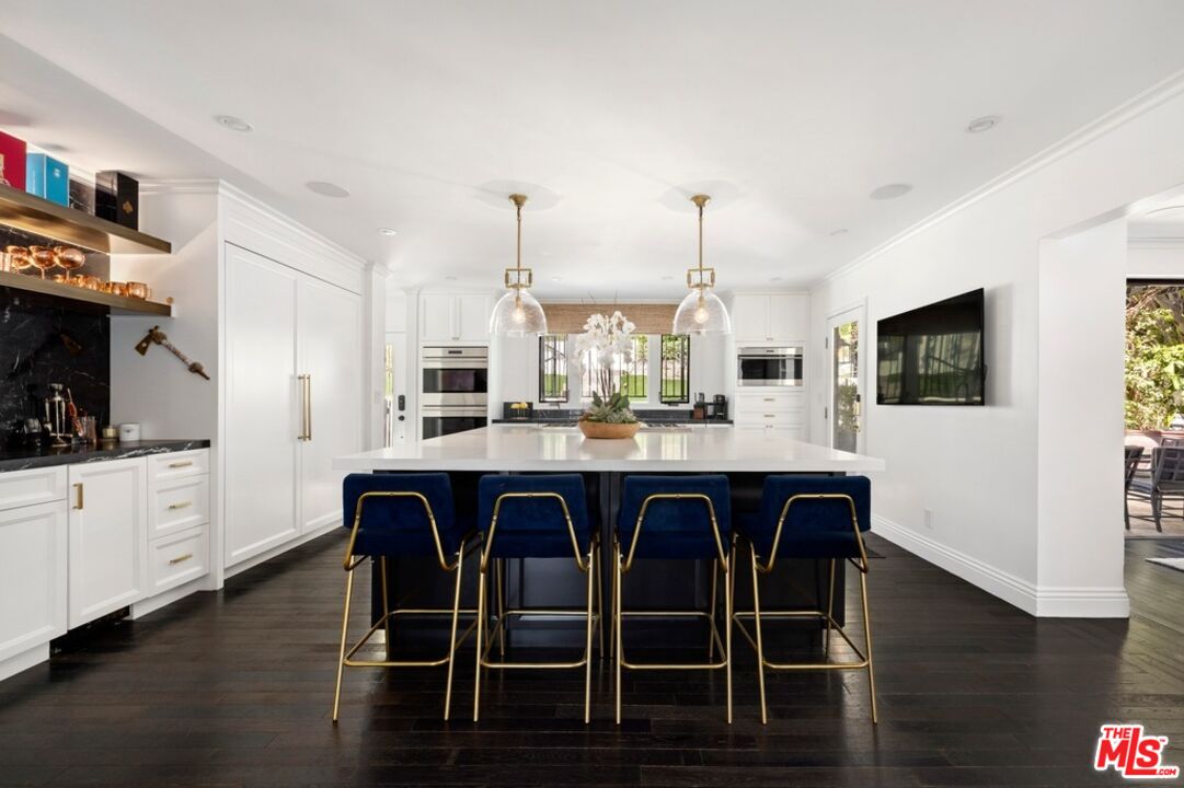 1472 North Kings Road West Hollywood, CA 90069 - Photo 5 of 23