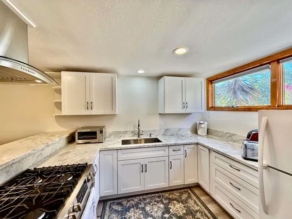 $2,900 | 2538 1/2 Foothill Drive, Unit B, Vista, CA 92084