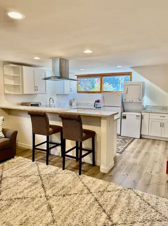 $2,900 | 2538 1/2 Foothill Drive, Unit B, Vista, CA 92084