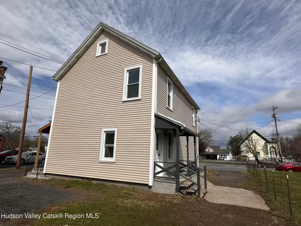 $349,000 | 37 Glasco Turnpike, Glasco, NY 12432
