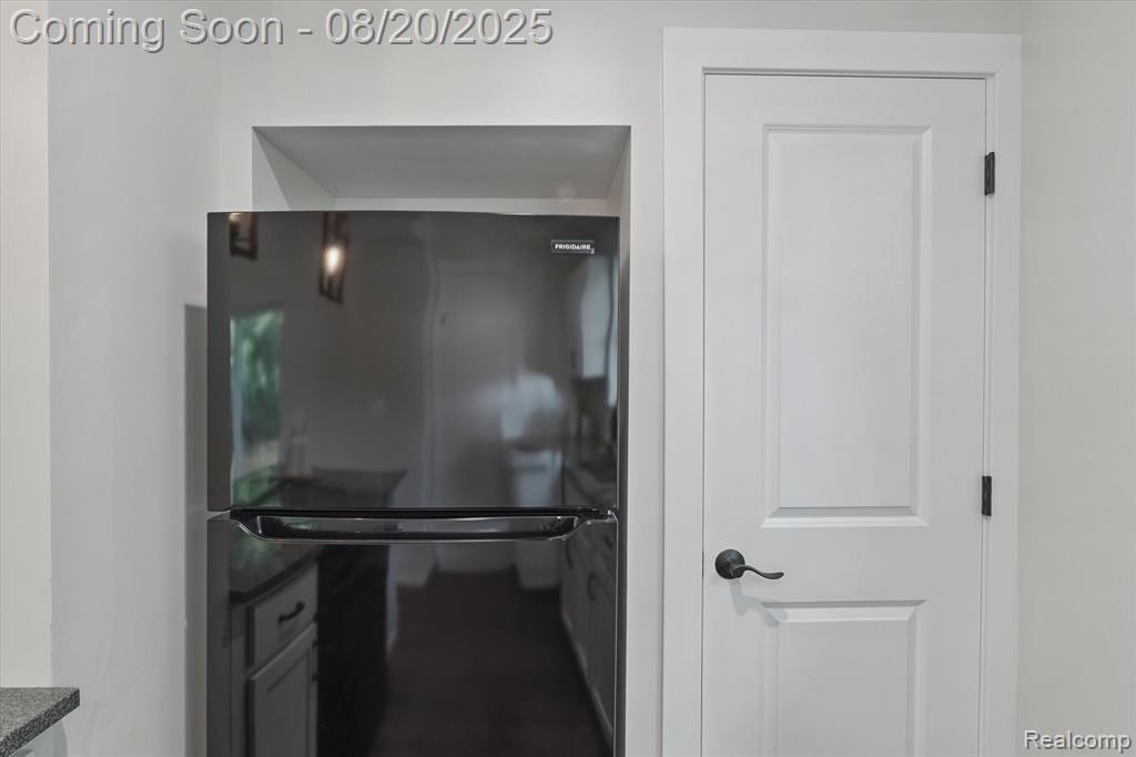 595 Perry Street Pontiac, MI 48342 - Photo 16 of 34 Gallery Image 16
