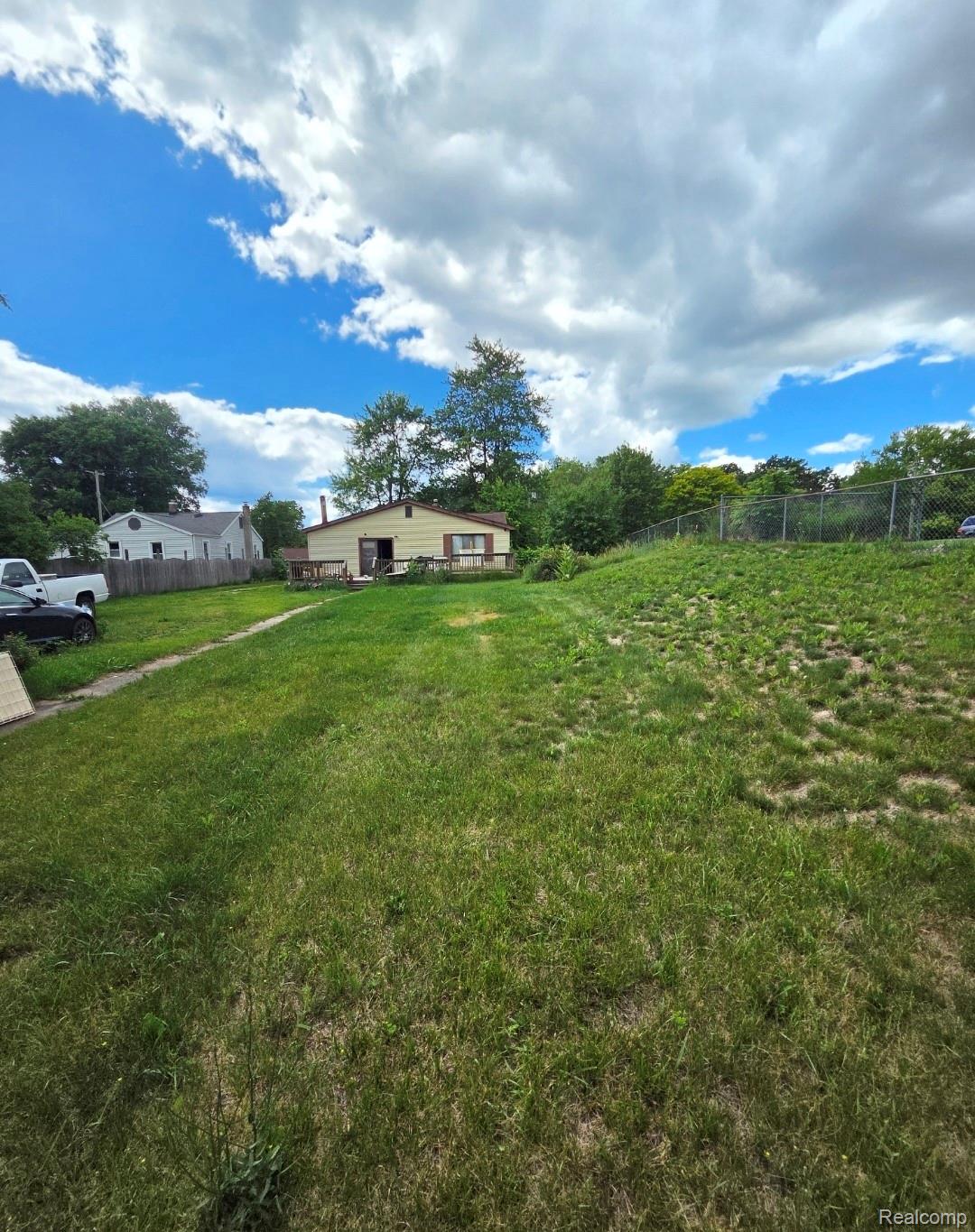 4733 Jamm Road Lake Orion, MI 48359 - Photo 11 of 32 Screenshot_20260622_111321_Gallery.jpg