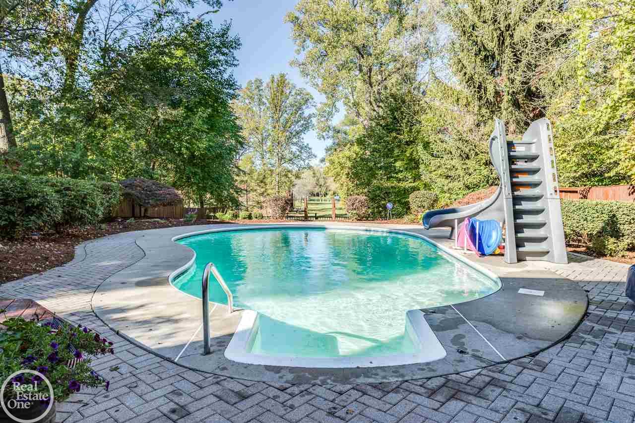 2915 Riverside Drive Port Huron, MI 48060 - Photo 16 of 92 50043826-15.JPG