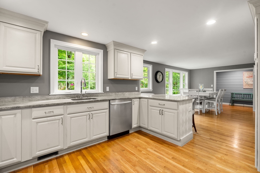 26 Peckham Hill Road Sherborn, MA 01770 - Photo 9 of 33