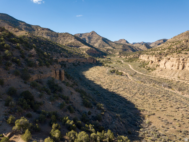 3135 North Thompson Cyn Road Green River, UT 84525 - Photo 3 of 41 View of mountain background