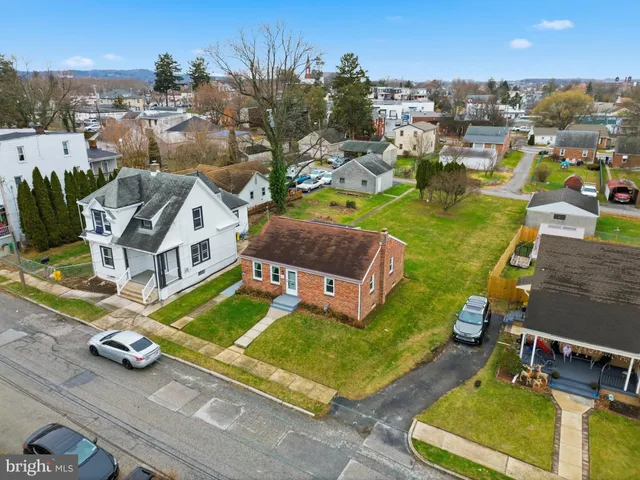 $220,000 | 56 North East Street, York, PA 17403