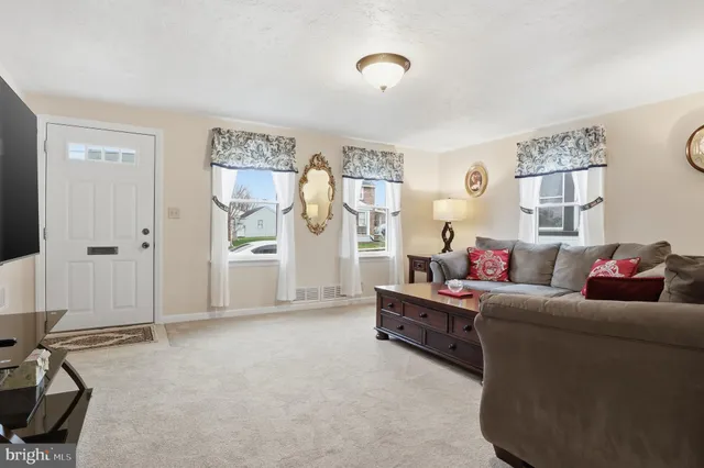 $220,000 | 56 North East Street, York, PA 17403