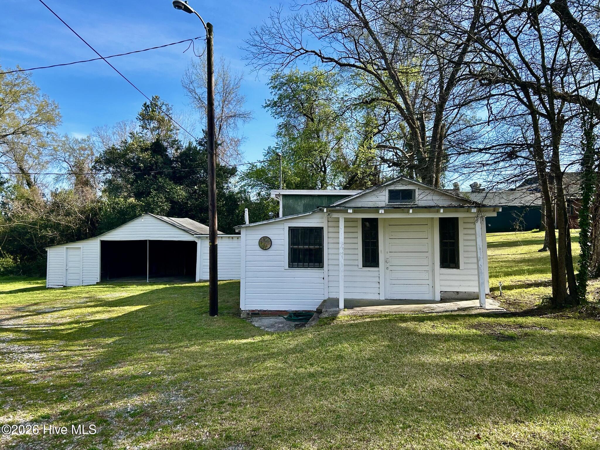 514 East Washington Street Rockingham, NC 28379 - Photo 37 of 45 back yard
