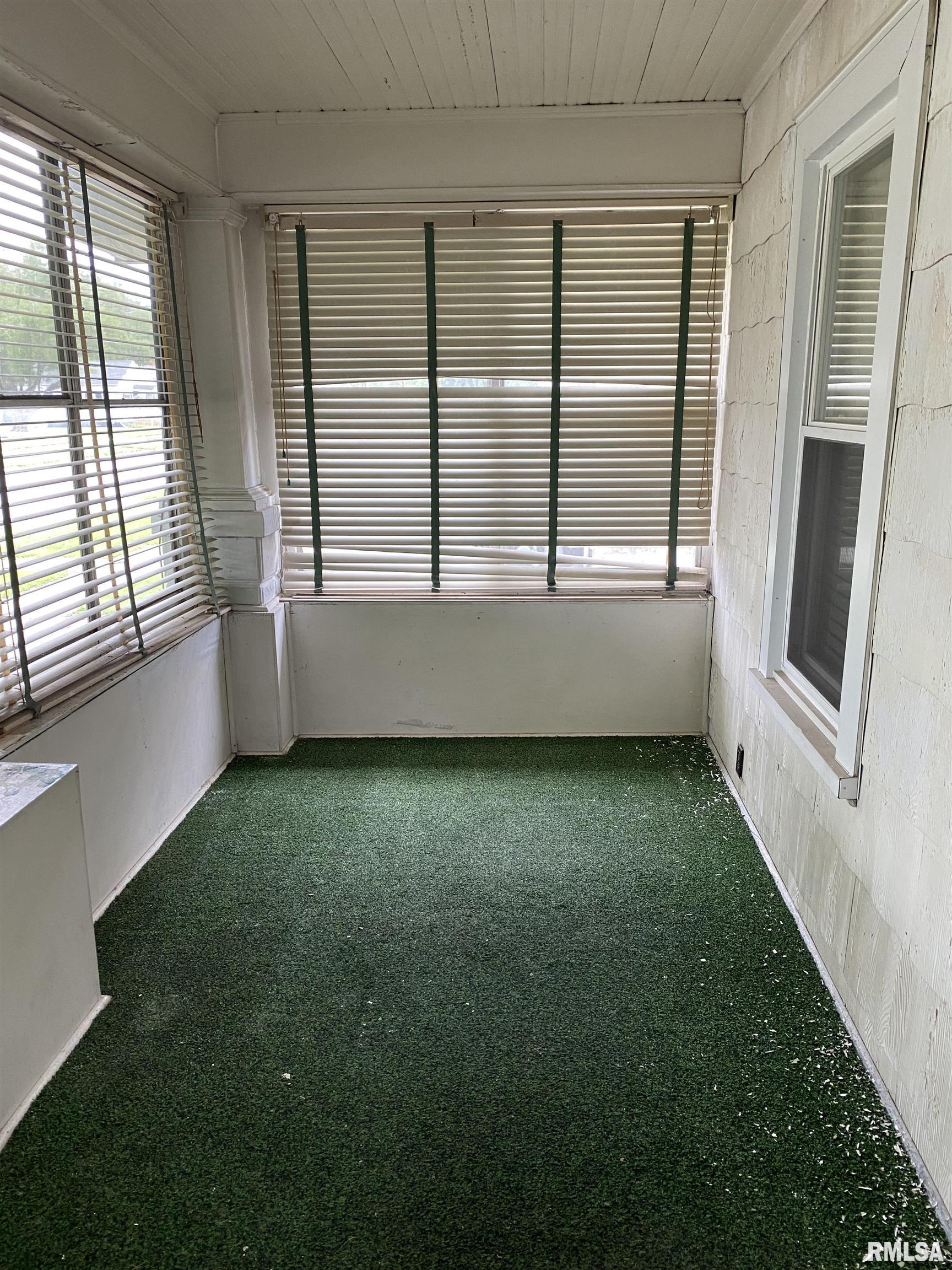 914 East Locust Street Canton, IL 61520 - Photo 11 of 15