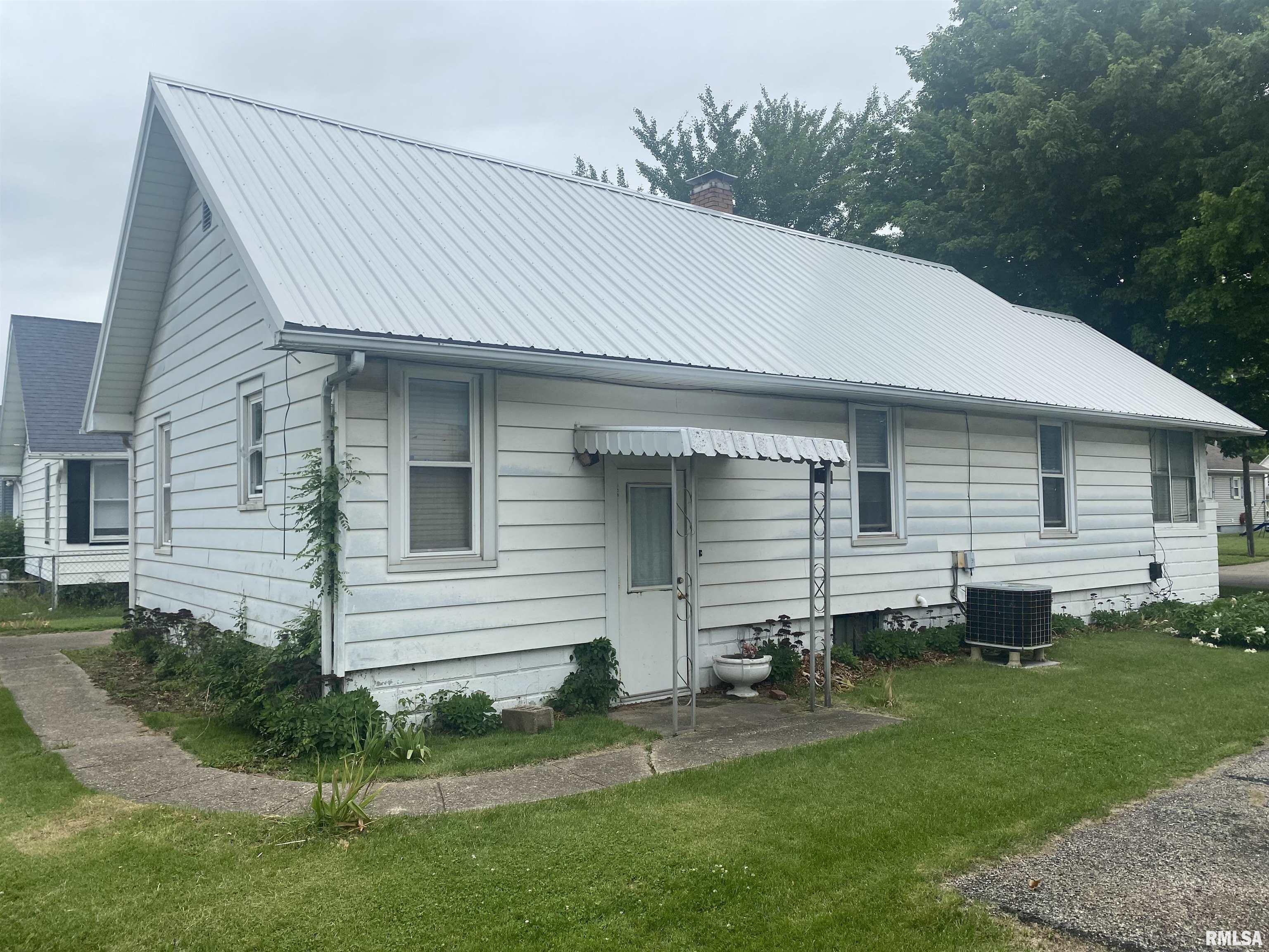 914 East Locust Street Canton, IL 61520 - Photo 5 of 15