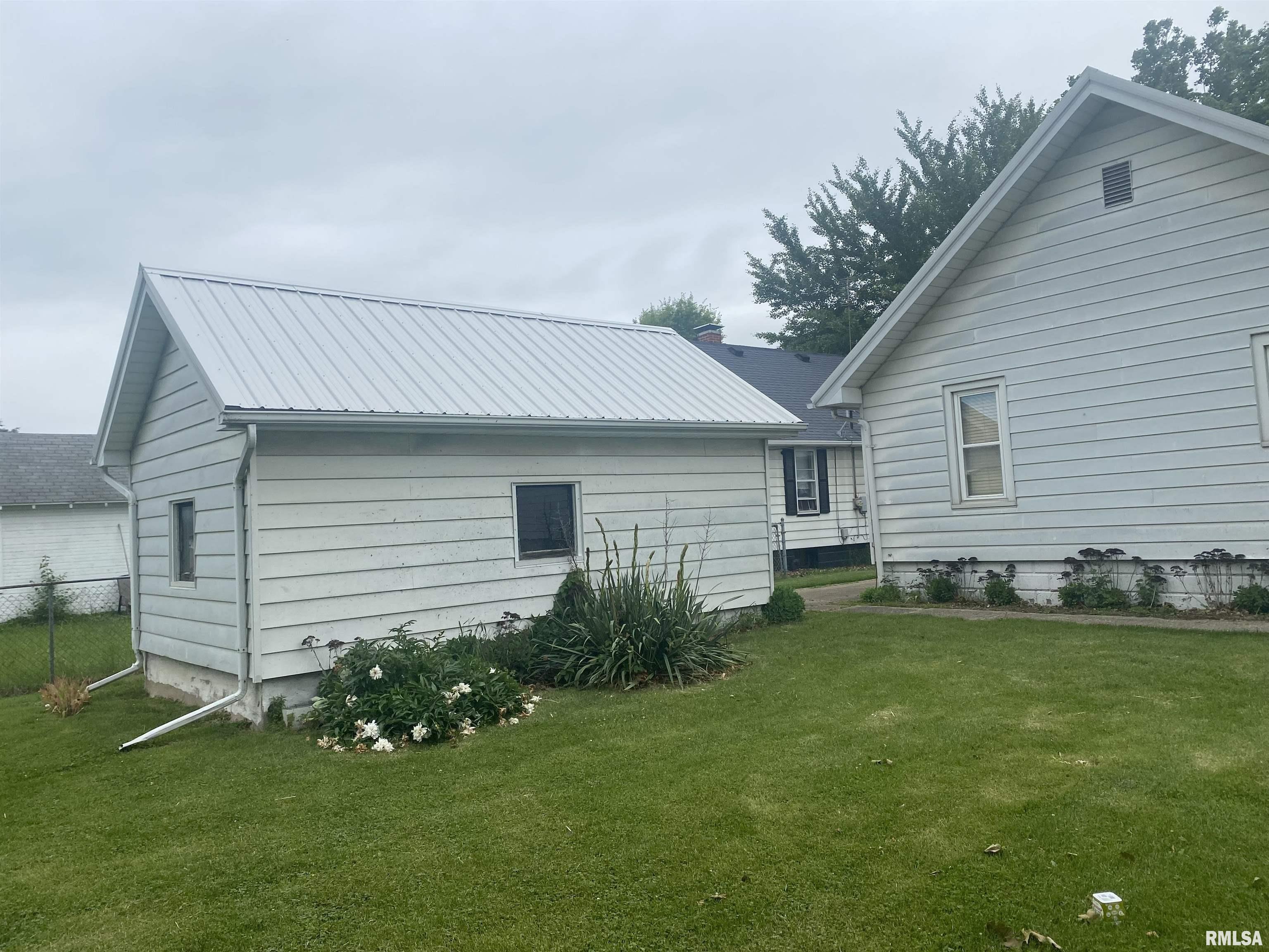 914 East Locust Street Canton, IL 61520 - Photo 6 of 15