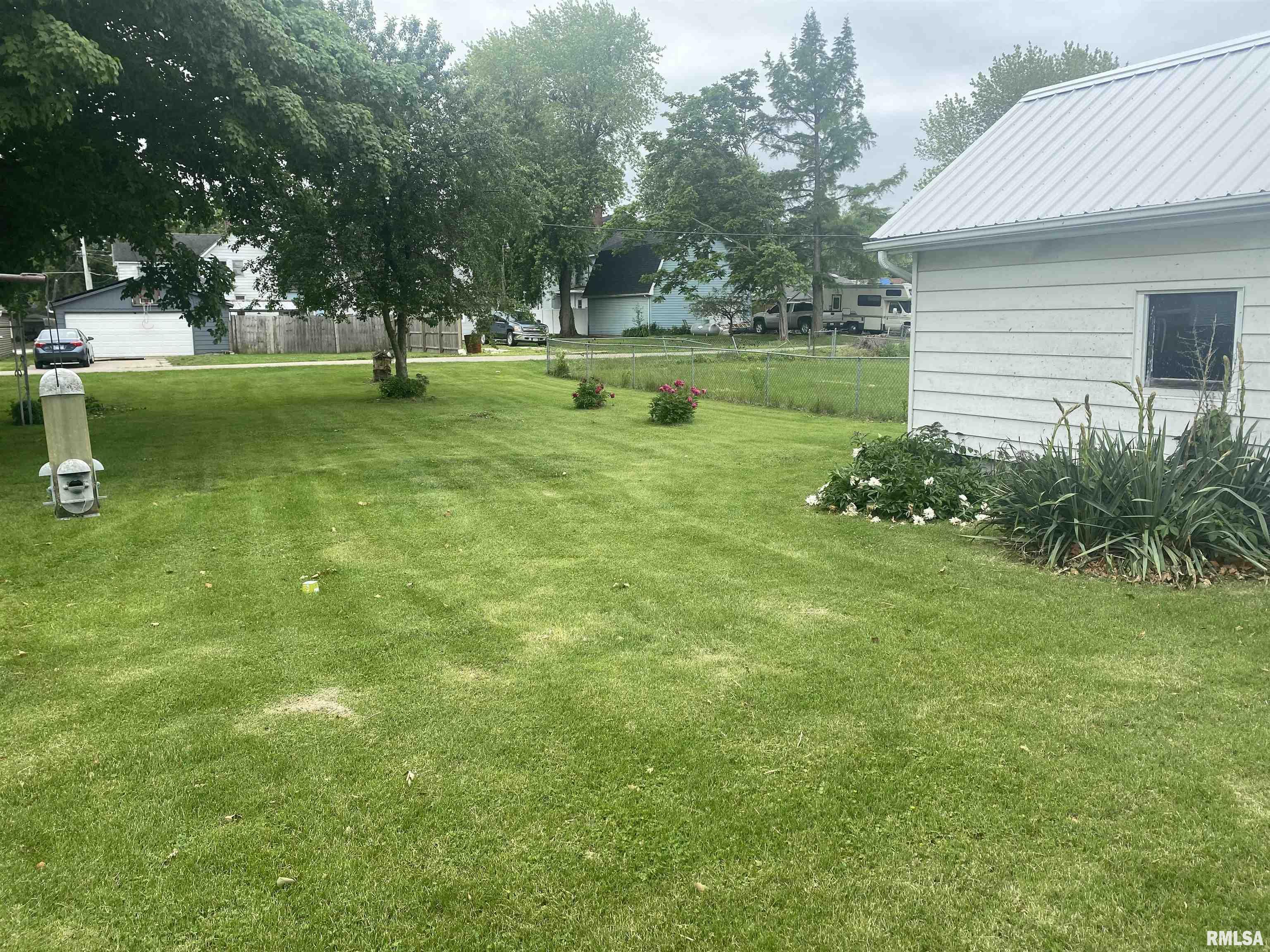 914 East Locust Street Canton, IL 61520 - Photo 7 of 15