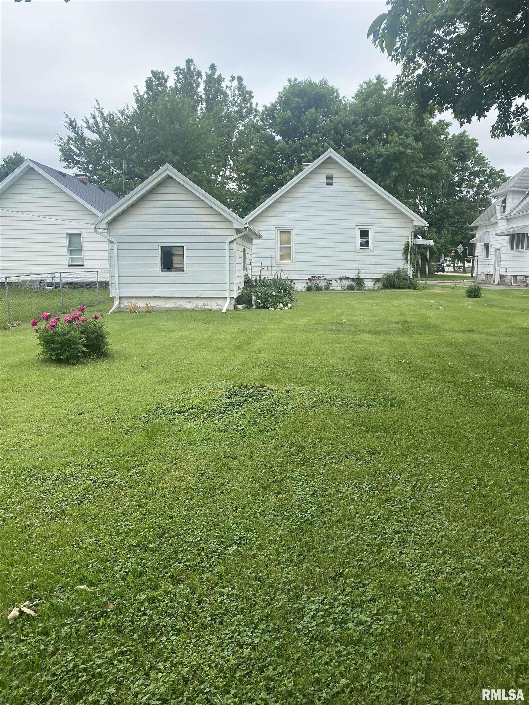 914 East Locust Street Canton, IL 61520 - Photo 8 of 15