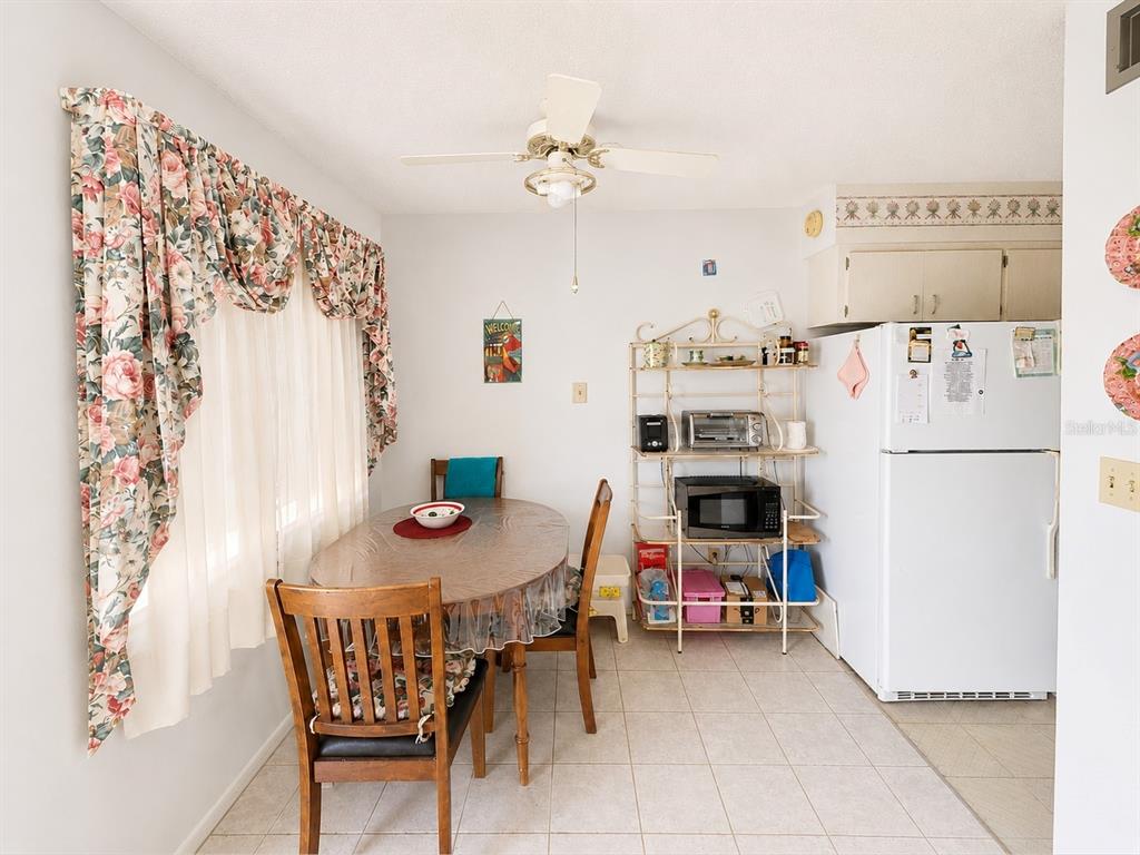 250 Rosery Road Northwest, Unit 328 Largo, FL 33770 - Photo 4 of 15