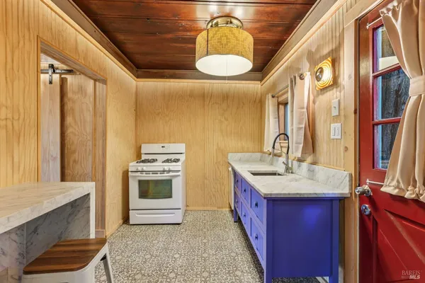 $575,000 | 14619 Eagle Nest Lane, Guerneville, CA 95446