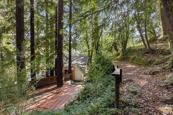 $575,000 | 14619 Eagle Nest Lane, Guerneville, CA 95446