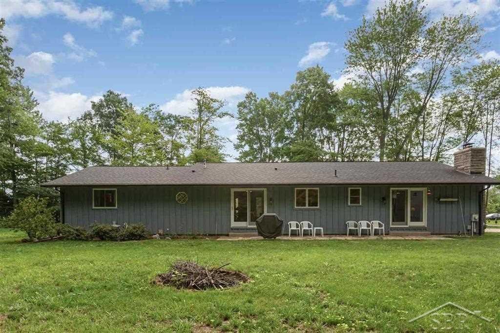 2721 North Swede Road Midland, MI 48642 - Photo 5 of 27 50046738-4.JPG