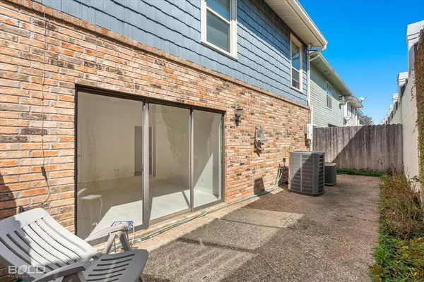 $355,000 | 5736 Marina Bay Drive, Shreveport, LA 71119