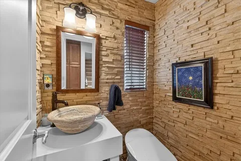 $1,995,000 | 221 West 53rd Terrace, Kansas City, MO 64112