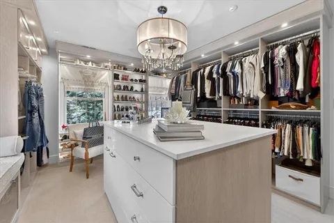 $1,995,000 | 221 West 53rd Terrace, Kansas City, MO 64112