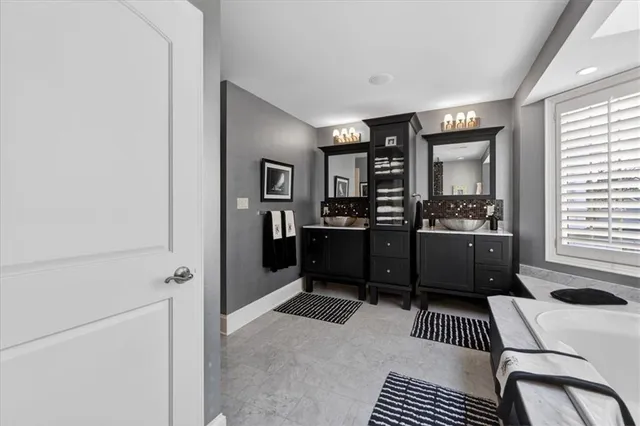 $1,995,000 | 221 West 53rd Terrace, Kansas City, MO 64112